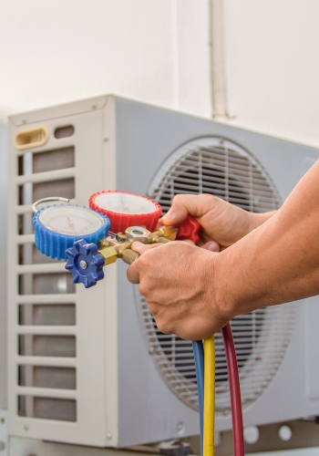 Carga de gas refrigerante